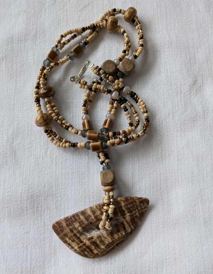 Aragonite polie main.