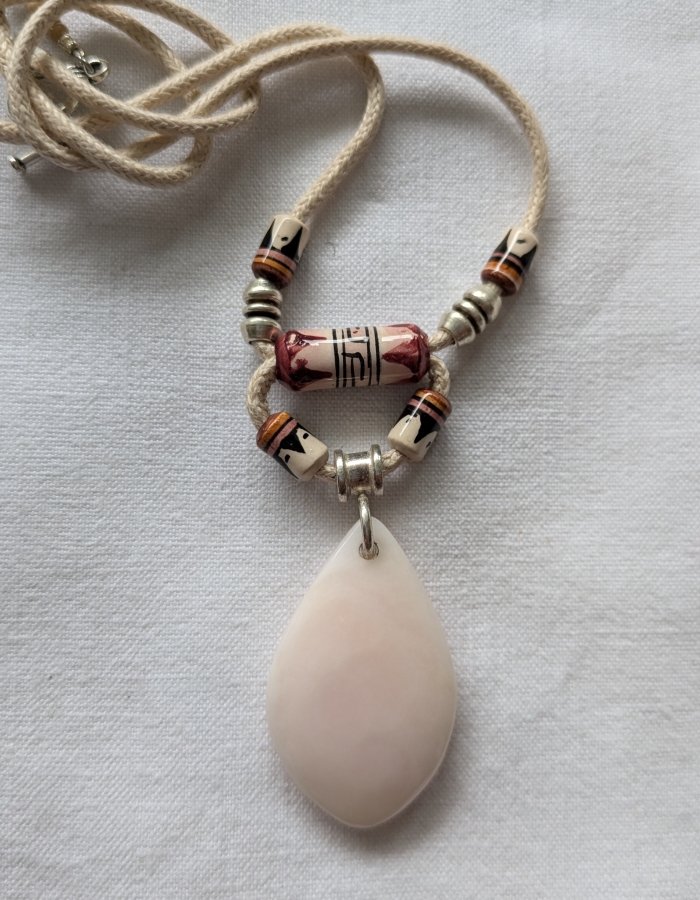 Calcite rose (Mangano-calcite).
