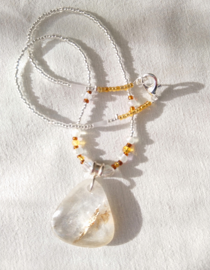 Cristal de roche, avec inclusion.